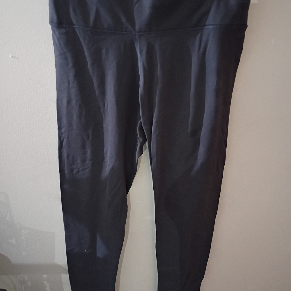 PINK Victoria's Secret Ultimate Black / Deep Purple Leggings